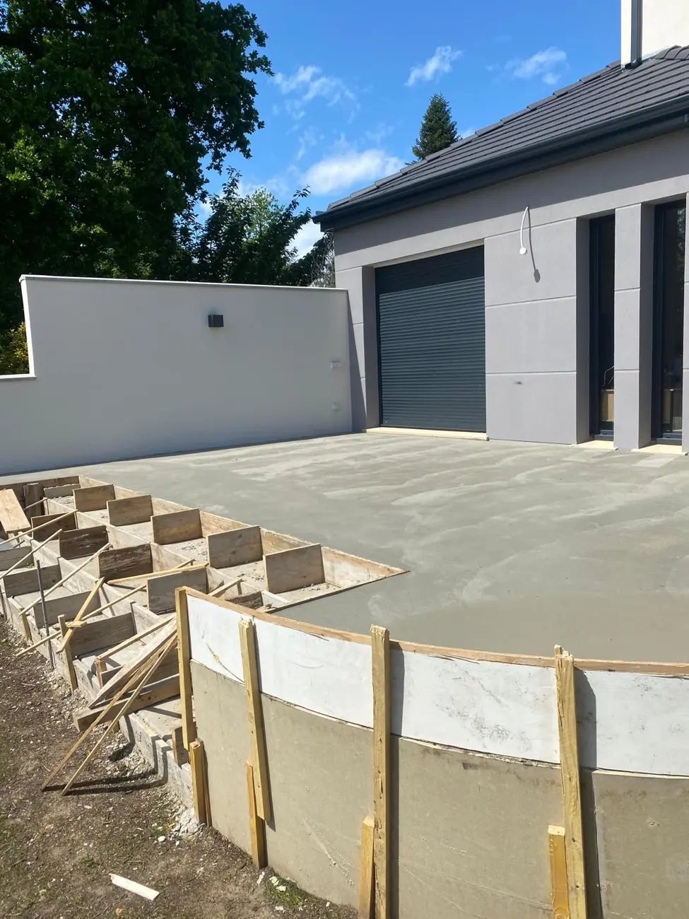 Coffrage et dalle béton d'une terrasse